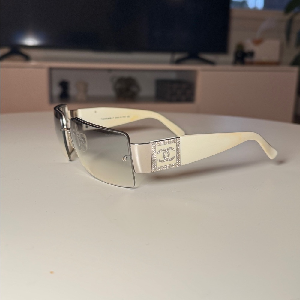 CHANEL RHINESTONE SUNGLASSES white 4095-B - Picture 8 of 8